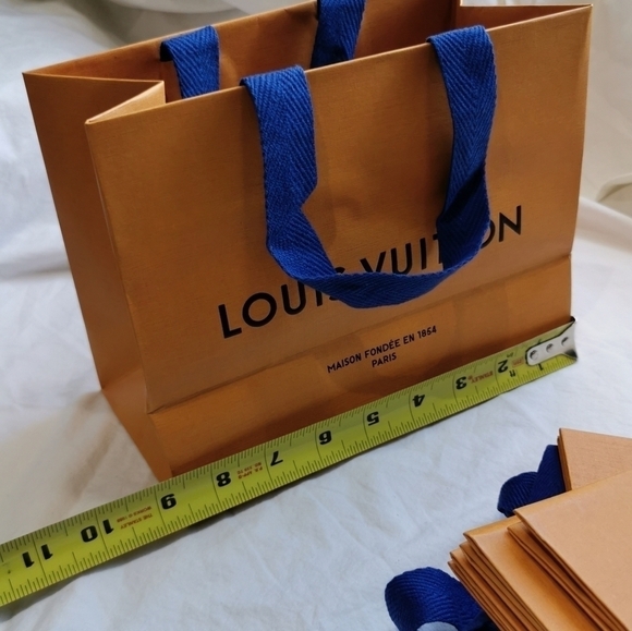 Authentic LV storage gift bag - Picture 4 of 6